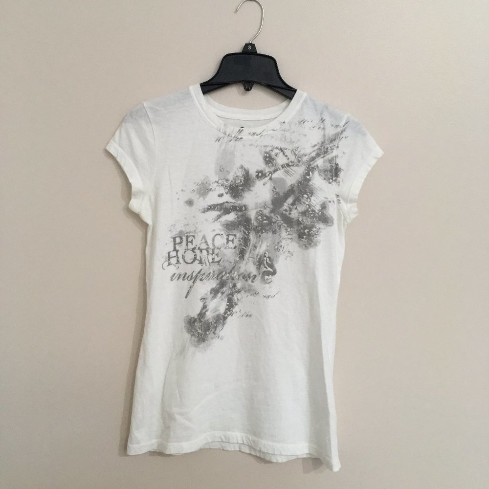 Juniors' Short Sleeve Graphic T-Shirt